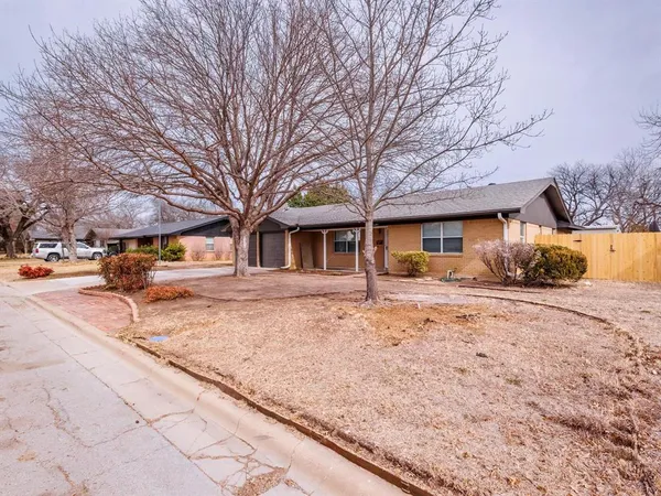 $2,100 | 2008 10th Street, Brownwood, TX 76801