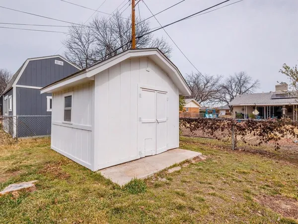 $2,100 | 2008 10th Street, Brownwood, TX 76801