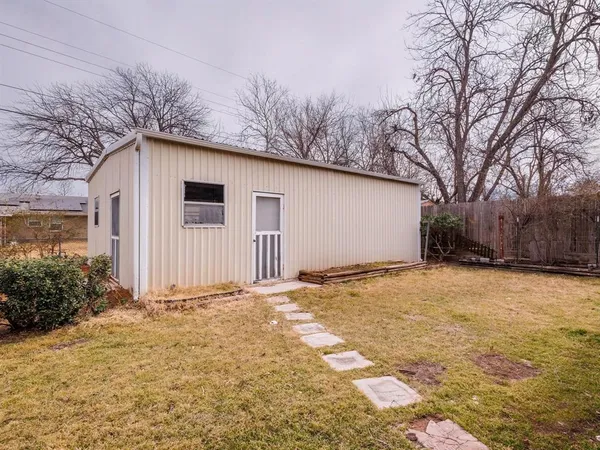 $2,100 | 2008 10th Street, Brownwood, TX 76801
