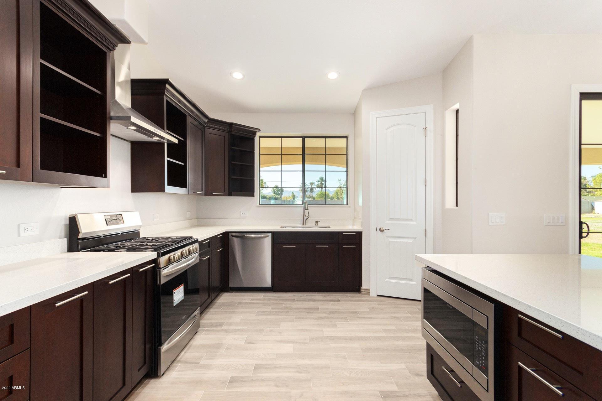 925 West Gregory Road Phoenix, AZ 85041 - Photo 13 of 37 Kitchen View B
