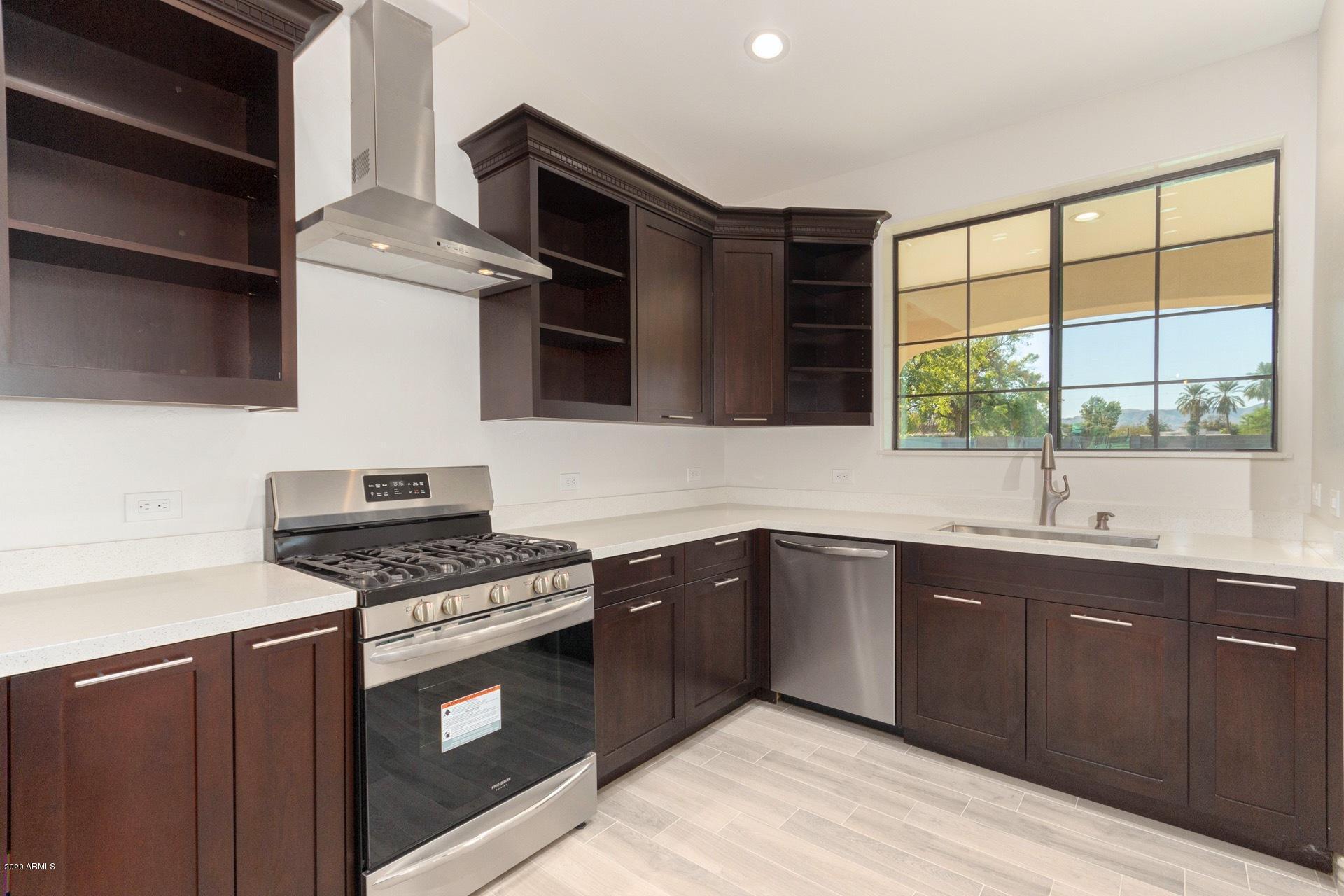 925 West Gregory Road Phoenix, AZ 85041 - Photo 16 of 37 Kitchen View E