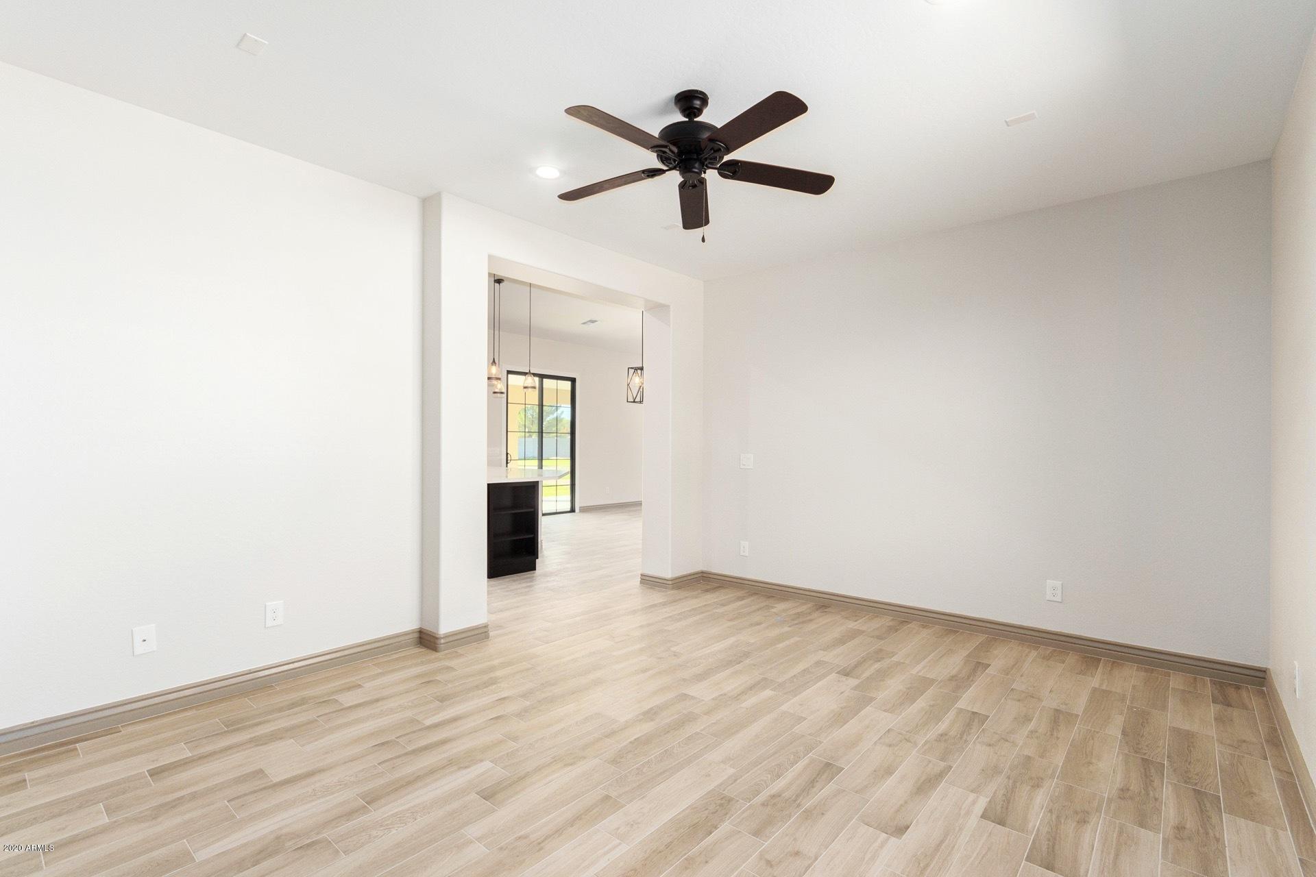 925 West Gregory Road Phoenix, AZ 85041 - Photo 18 of 37 Family Room View A
