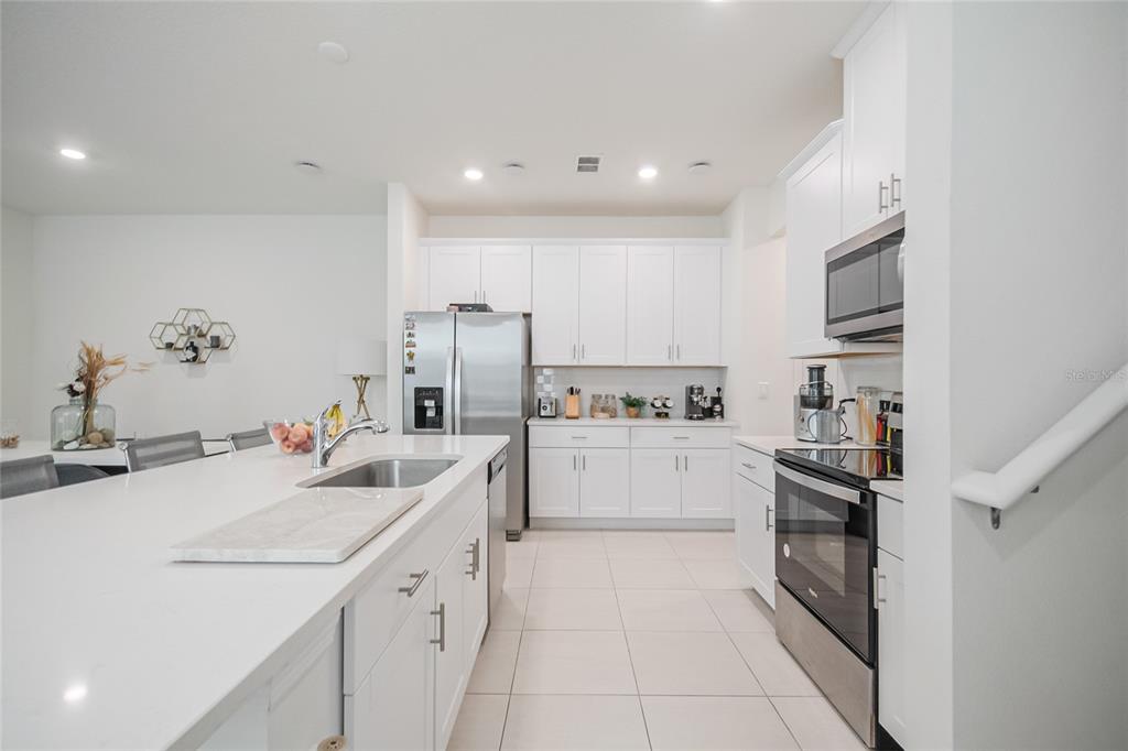 4377 Small Creek Road Kissimmee, FL 34744 - Photo 7 of 48