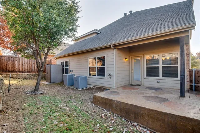 $349,990 | 8023 Vista Hill Lane, Dallas, TX 75249