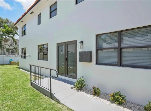$1,590,000 | 584 Northwest 30th Street, Miami, FL 33127