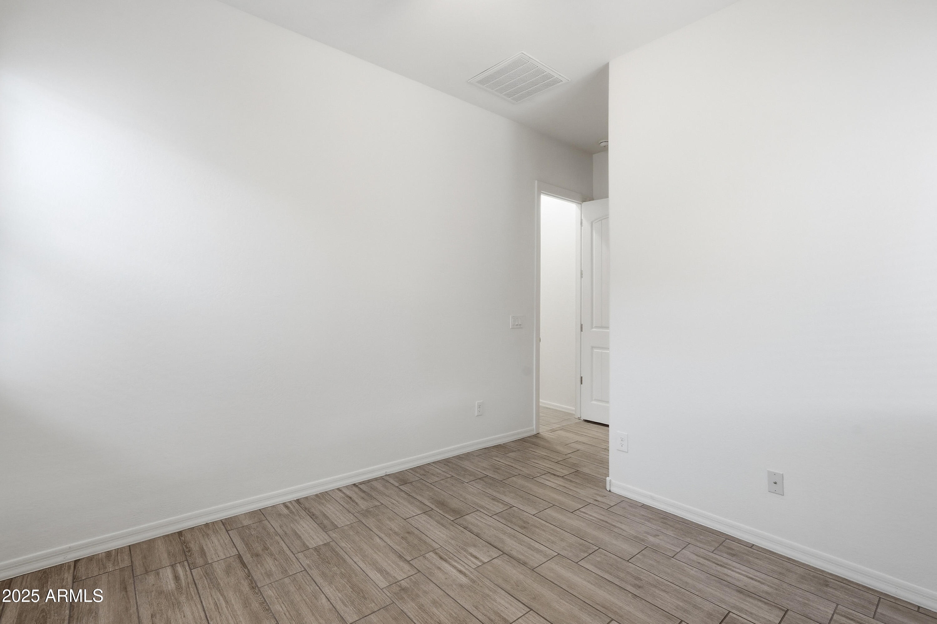 1432 East Pedro Road Phoenix, AZ 85042 - Photo 17 of 52 a view of an empty room