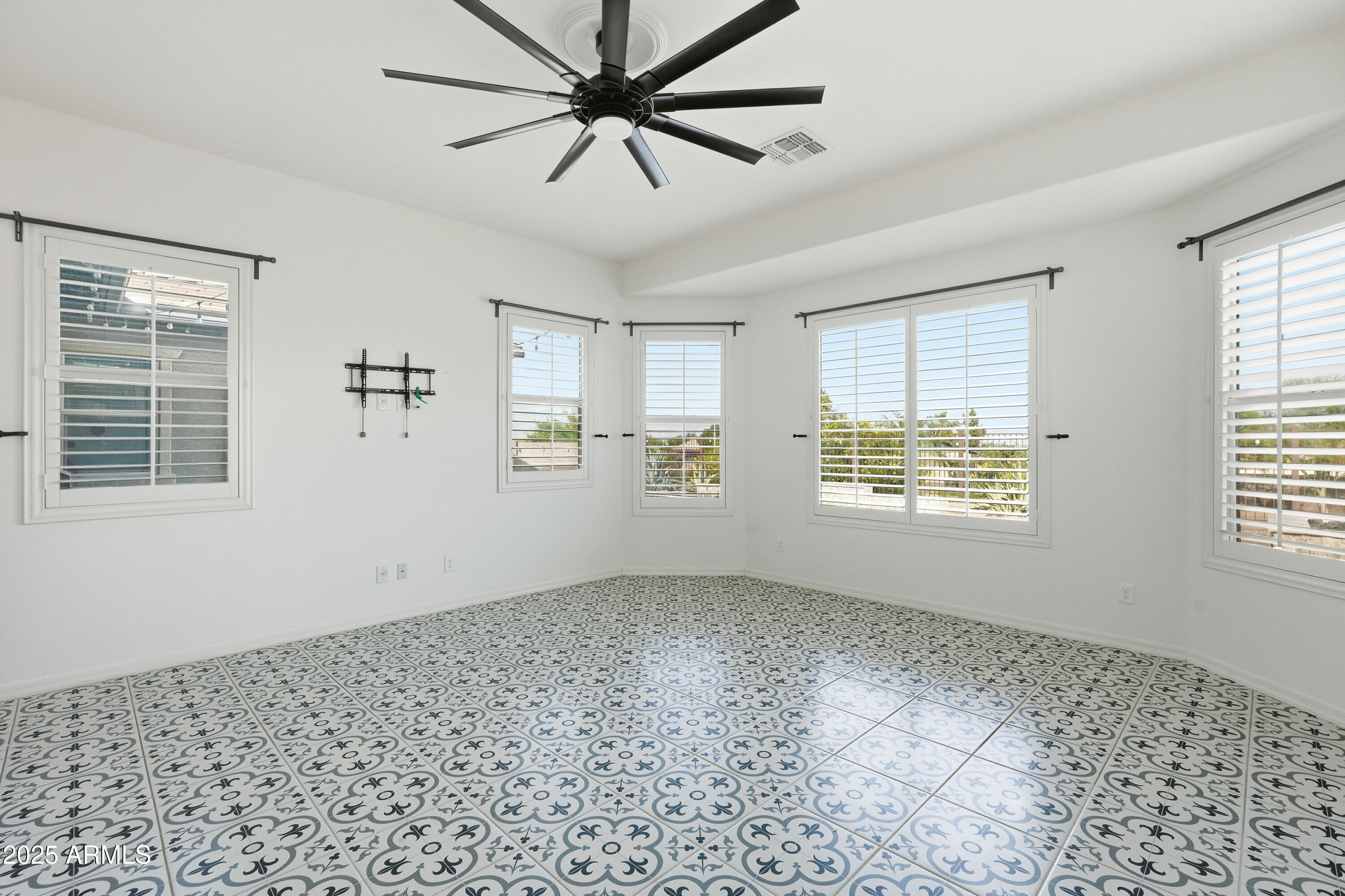 1432 East Pedro Road Phoenix, AZ 85042 - Photo 27 of 52 a view of an empty room with a window