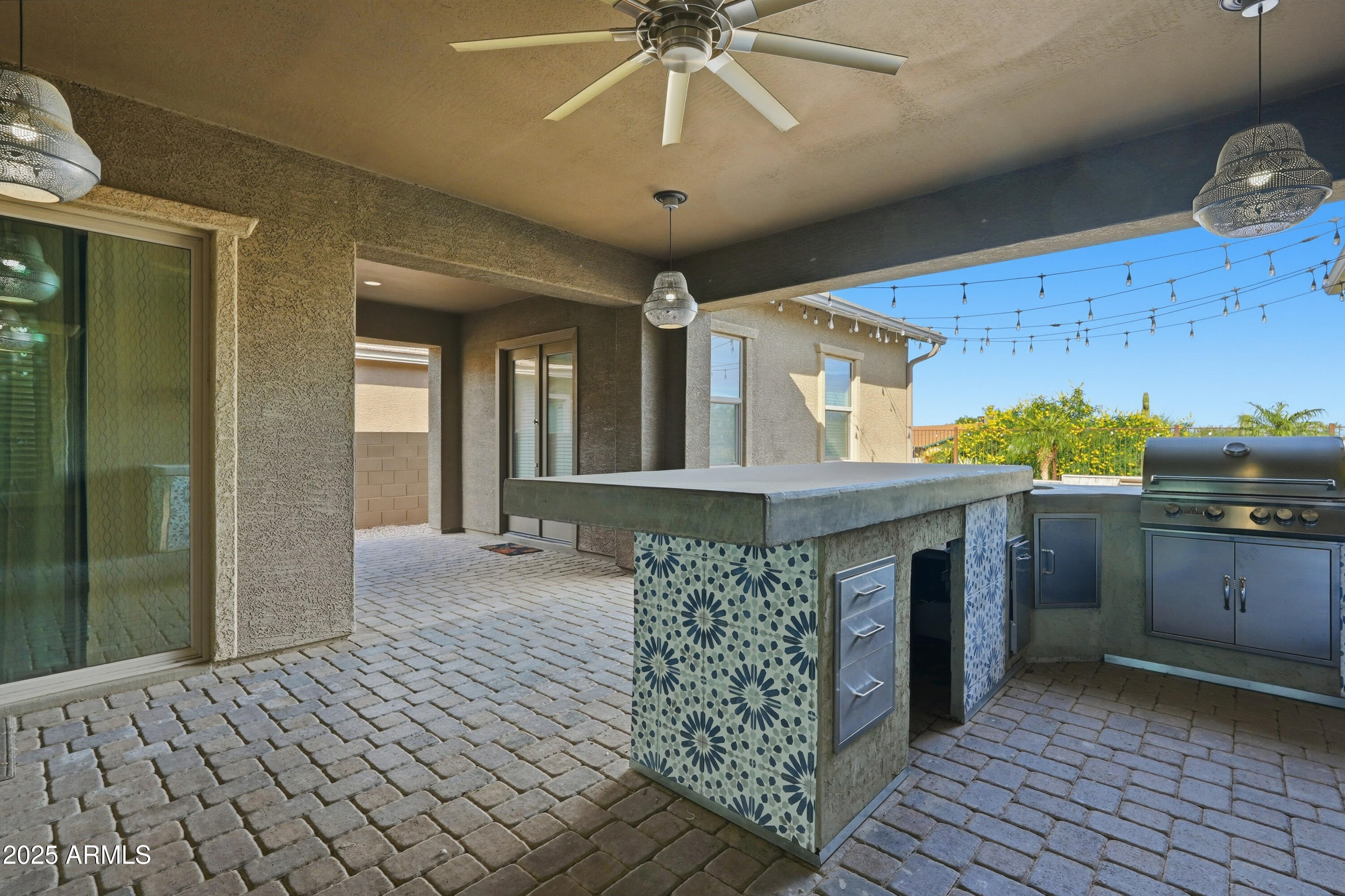 1432 East Pedro Road Phoenix, AZ 85042 - Photo 40 of 52 a spacious bathroom with a granite countertop sink and a mirror