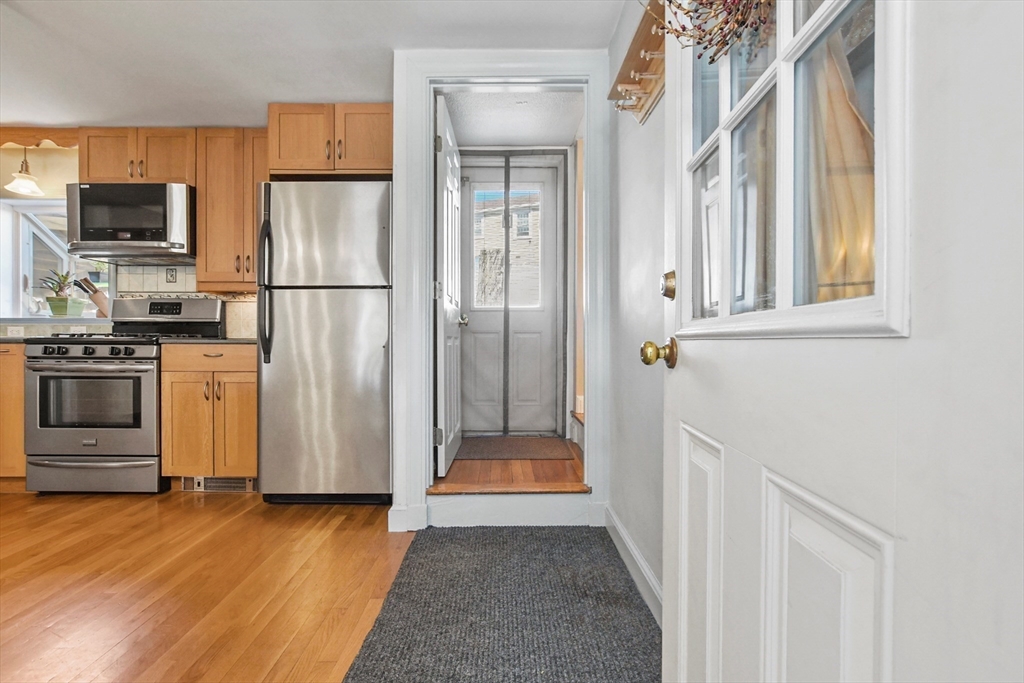 26 Farnum Road Waltham, MA 02453 - Photo 11 of 41 Gallery Image 11