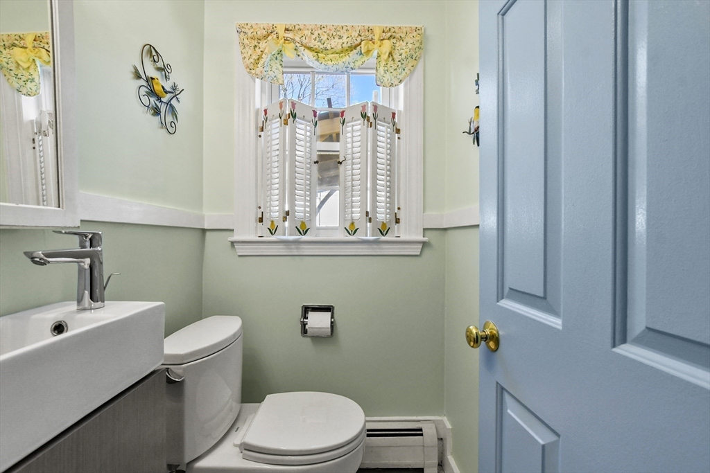26 Farnum Road Waltham, MA 02453 - Photo 12 of 41 Gallery Image 12