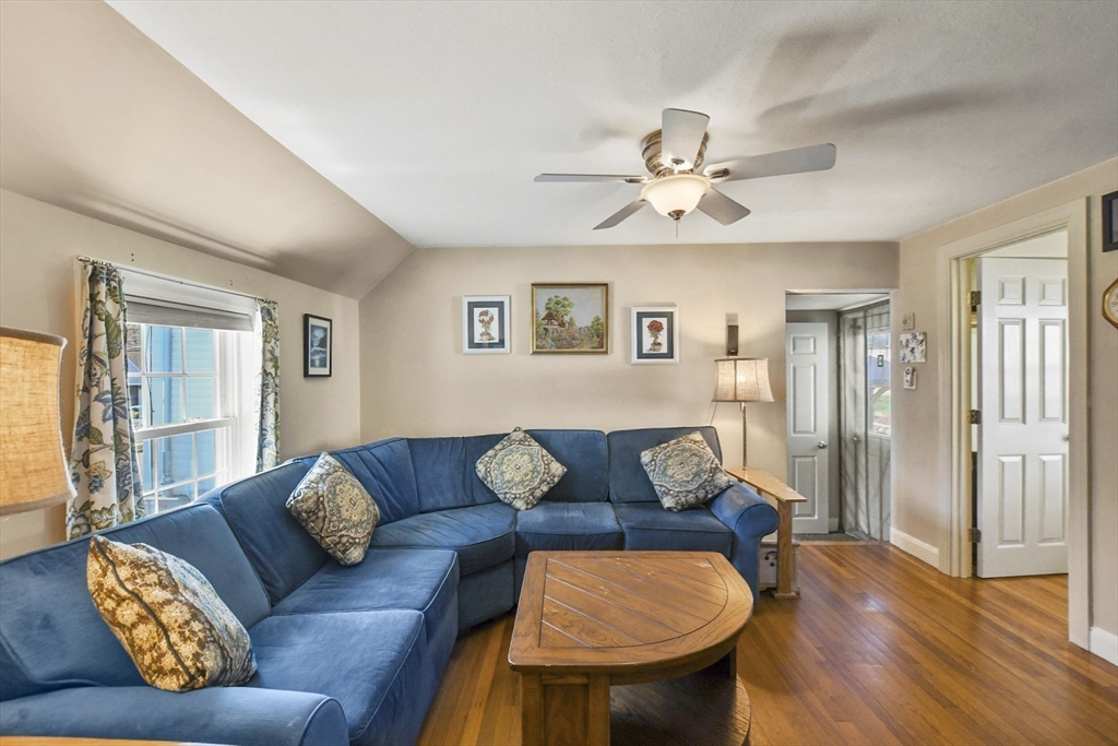 26 Farnum Road Waltham, MA 02453 - Photo 13 of 41 Gallery Image 13