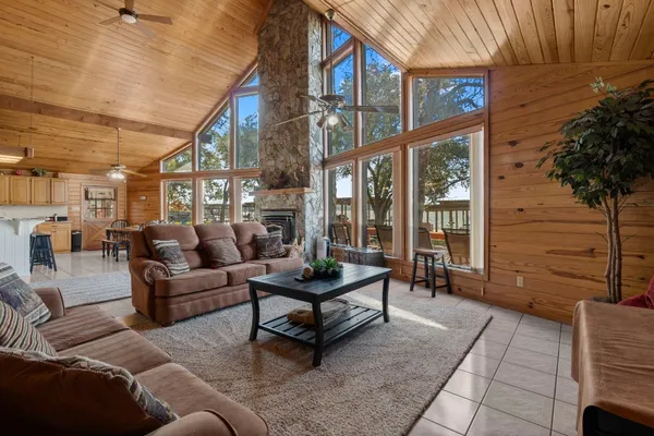 $800,000 | 287 Harbor Add Drive, Livingston, TX 77351