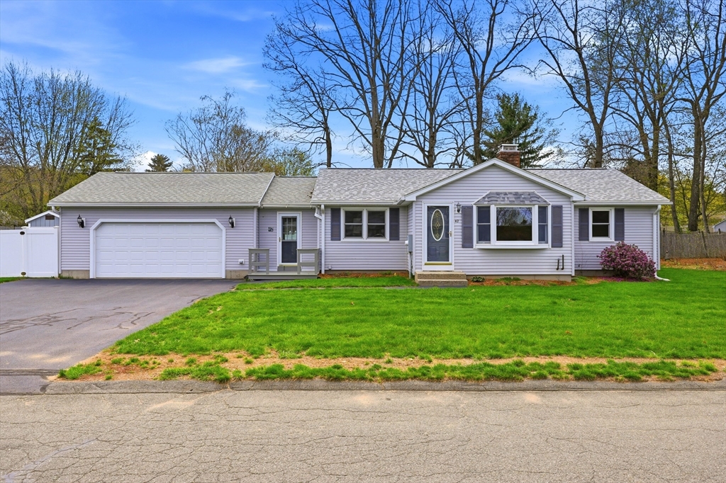 42 Sandra Road Easthampton, MA 01027 - Photo 2 of 39