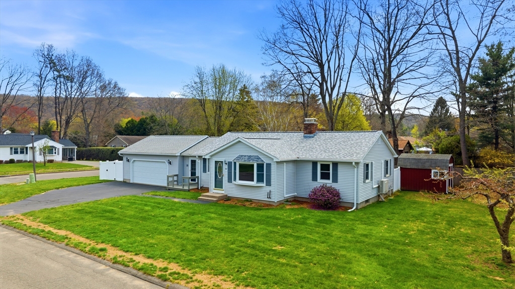 42 Sandra Road Easthampton, MA 01027 - Photo 3 of 39