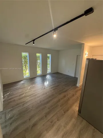 $1,825 | 7901 Southwest 64th Avenue, Unit 12, South Miami, FL 33143