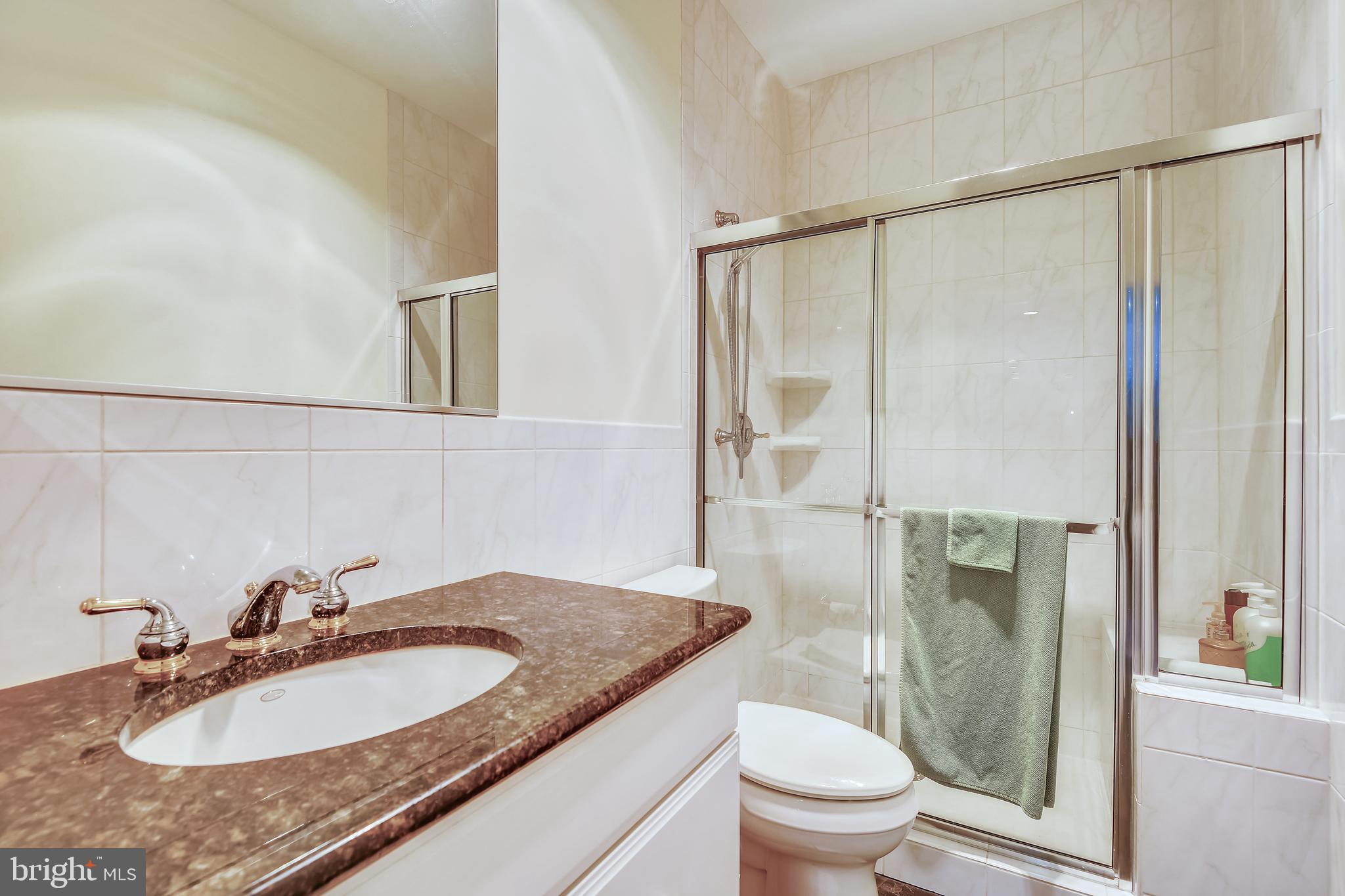 5148 Chalk Point Road West River, MD 20778 - Photo 36 of 61 Hallway bath