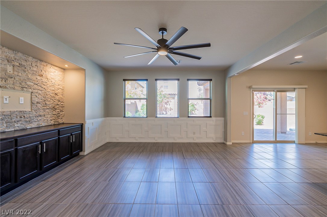 7061 Ipe Wood Road Las Vegas, NV 89148 - Photo 3 of 18
