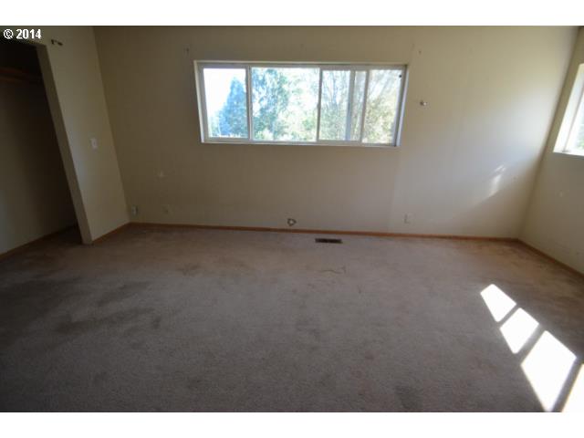 34851 Southeast Divers Road Estacada, OR 97023 - Photo 10 of 16 Gallery Image 10
