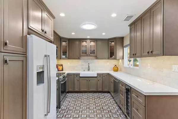 $2,800 | 48624 Moon Terrace Lane, Palm Desert, CA 92260