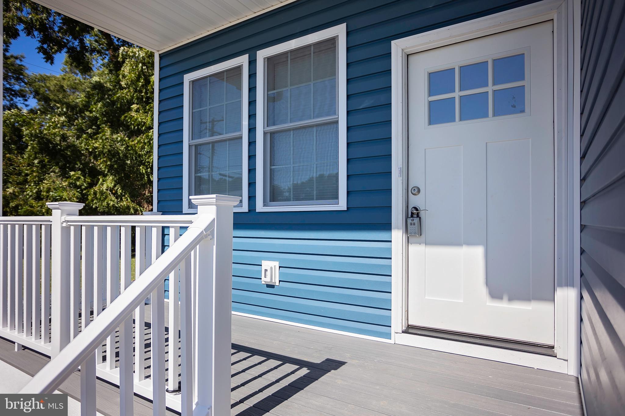 453 Willis Street Cambridge, MD 21613 - Photo 3 of 18 a view of porch with a porch