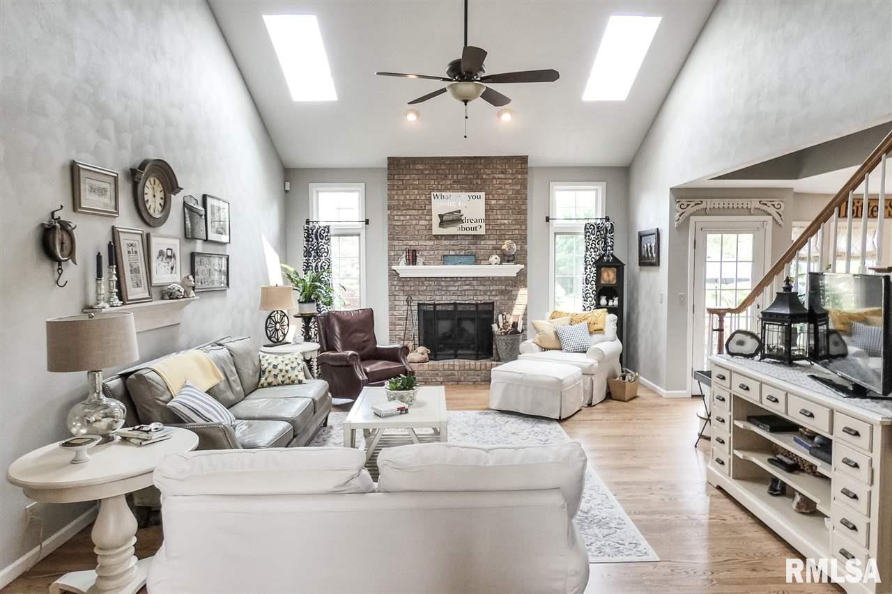 6 Hunters Way Washington, IL 61571 - Photo 3 of 36 Gallery Image 3