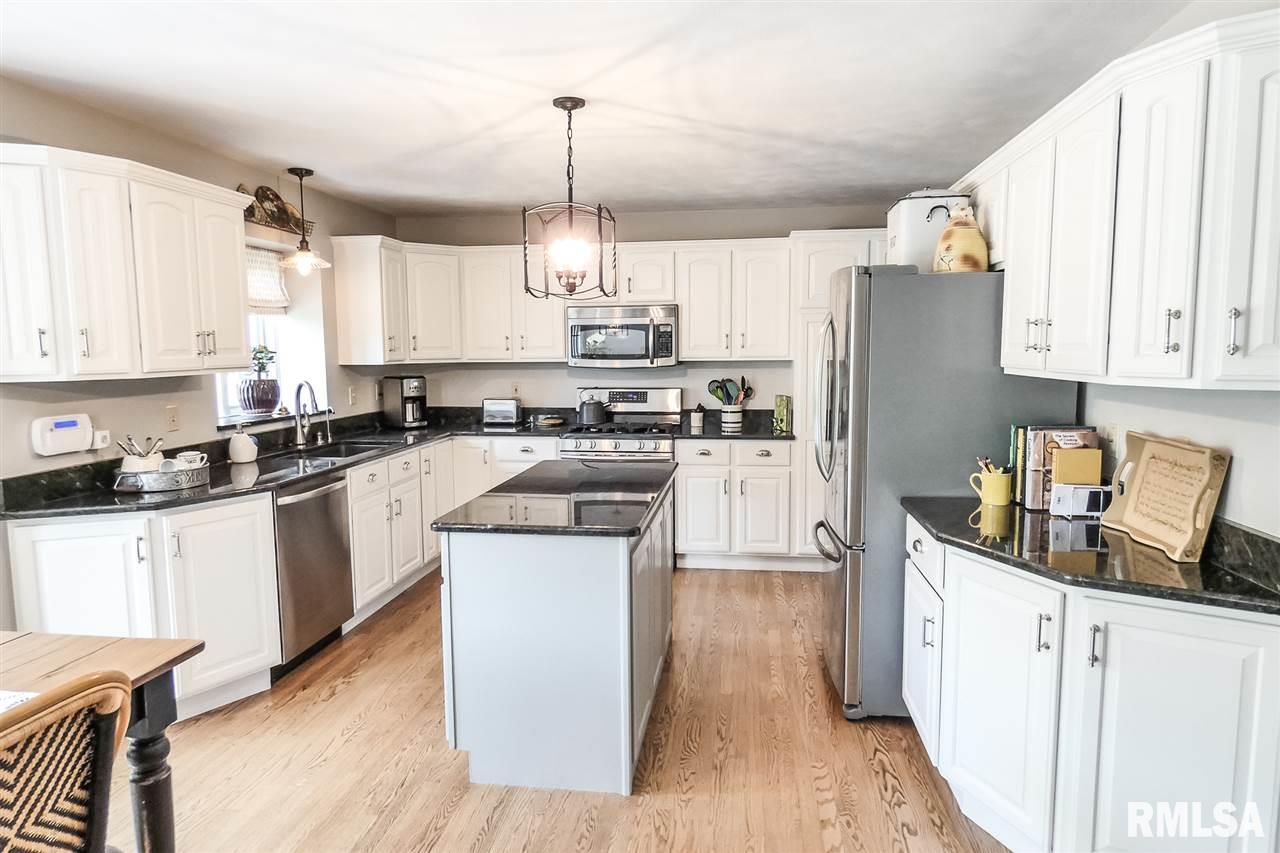 6 Hunters Way Washington, IL 61571 - Photo 8 of 36 Gallery Image 8