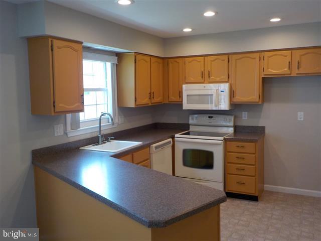 36 Regent Court Brick, NJ 08723 - Photo 5 of 21