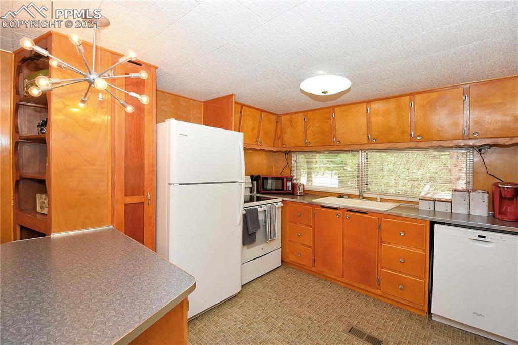 1535 Rosedale Lane Canon City, CO 81212 - Photo 15 of 39