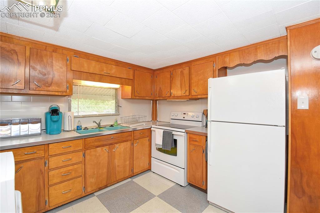 1535 Rosedale Lane Canon City, CO 81212 - Photo 3 of 39