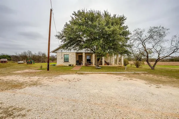 $300,000 | 149 Farm To Market Road 934, Blum, TX 76627