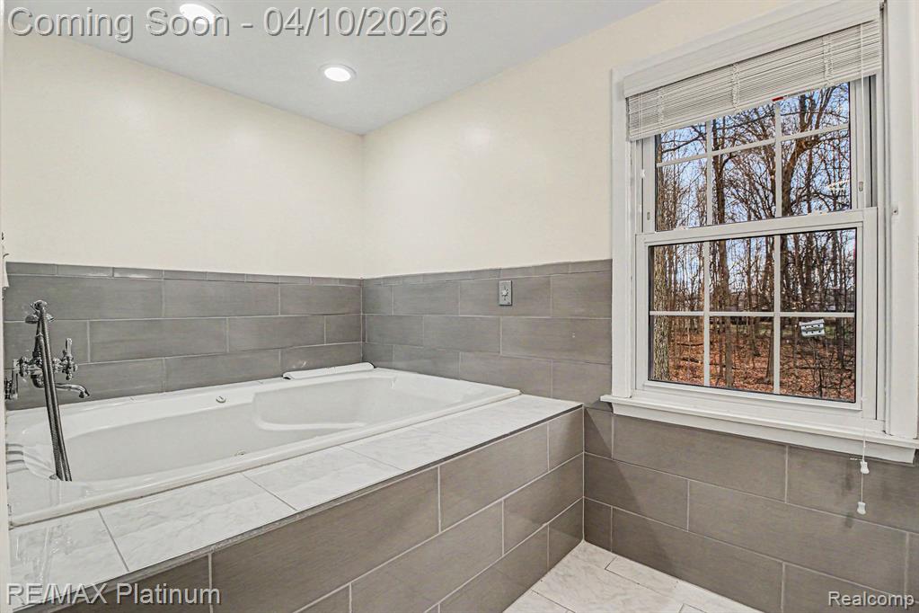 28861 Forest Ridge Drive Farmington, MI 48331 - Photo 23 of 39