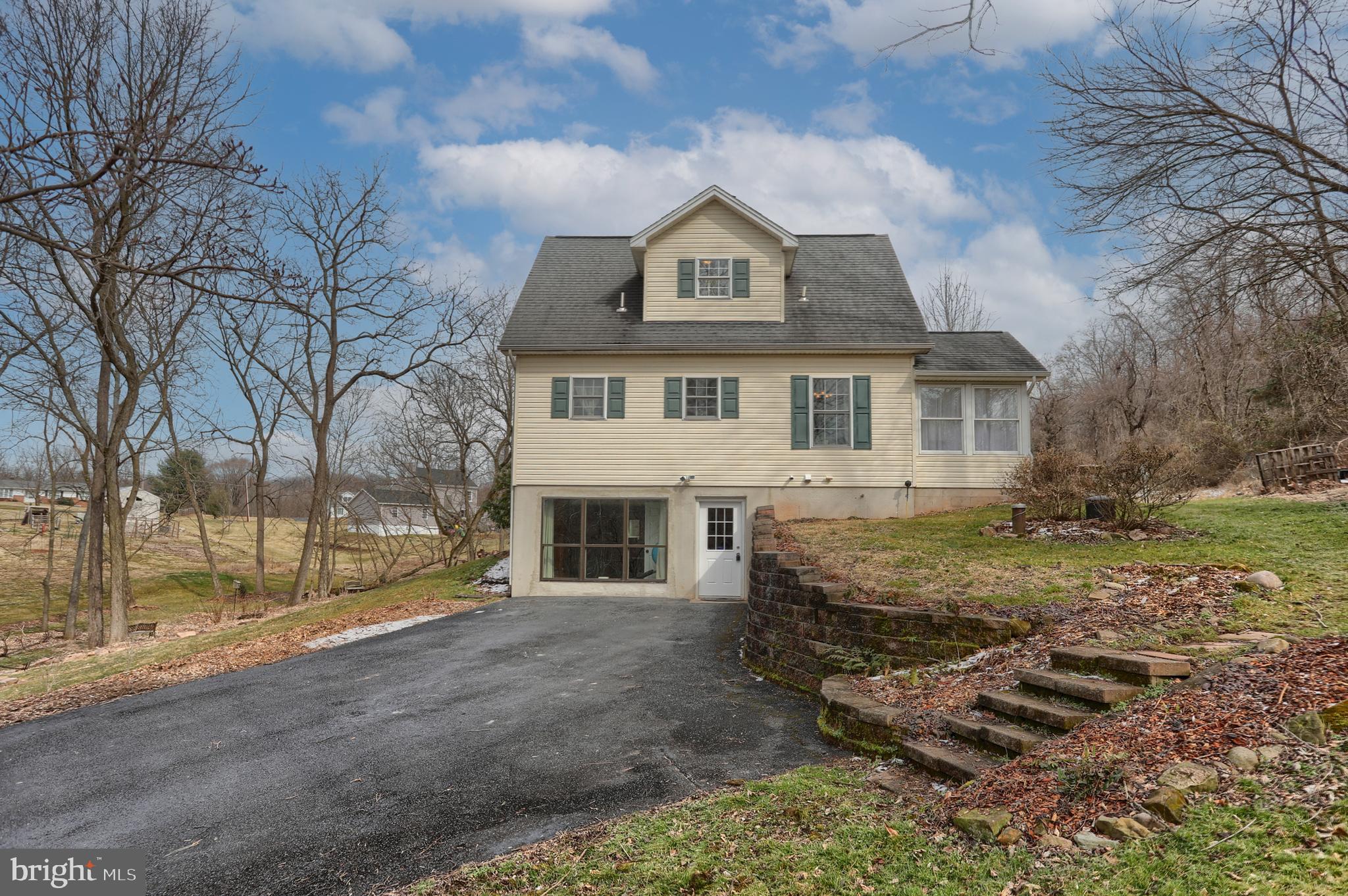 353 Old Stage Road Lewisberry, PA 17339 - Photo 5 of 37
