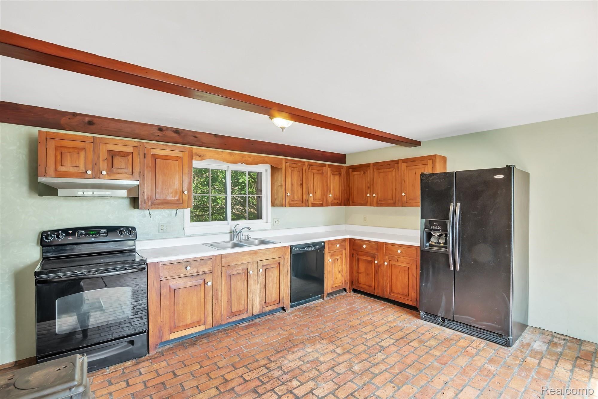 16720 Deep Valley Road Gregory, MI 48137 - Photo 13 of 57 12-16720 Deep Valley Rd-WindowStill.jpg