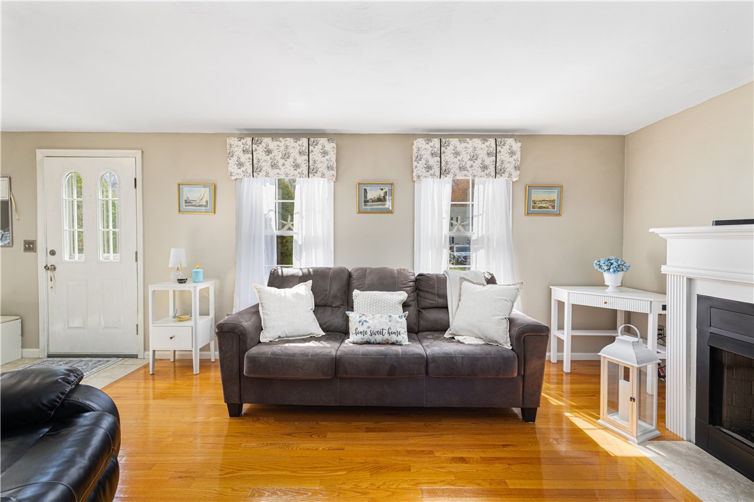 102 Canning Street Cumberland, RI 02864 - Photo 11 of 32