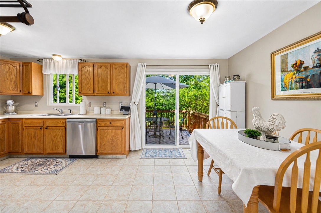 102 Canning Street Cumberland, RI 02864 - Photo 7 of 32