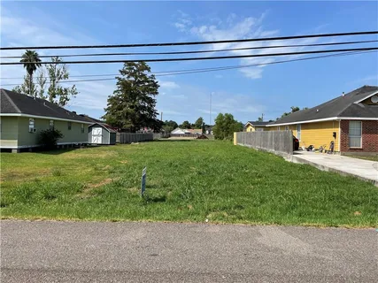 $73,500 | 3275 Behrman Highway, New Orleans, LA 70114