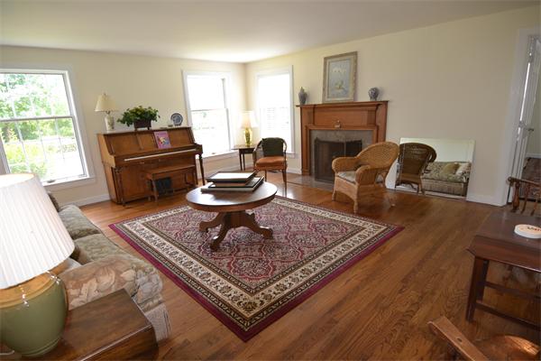 676 River Road Westport, MA 02790 - Photo 4 of 10 Gallery Image 4