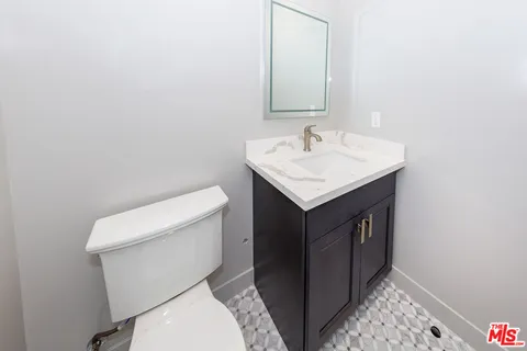 $1,579,000 | 13847 Gilmore Street, Van Nuys, CA 91401