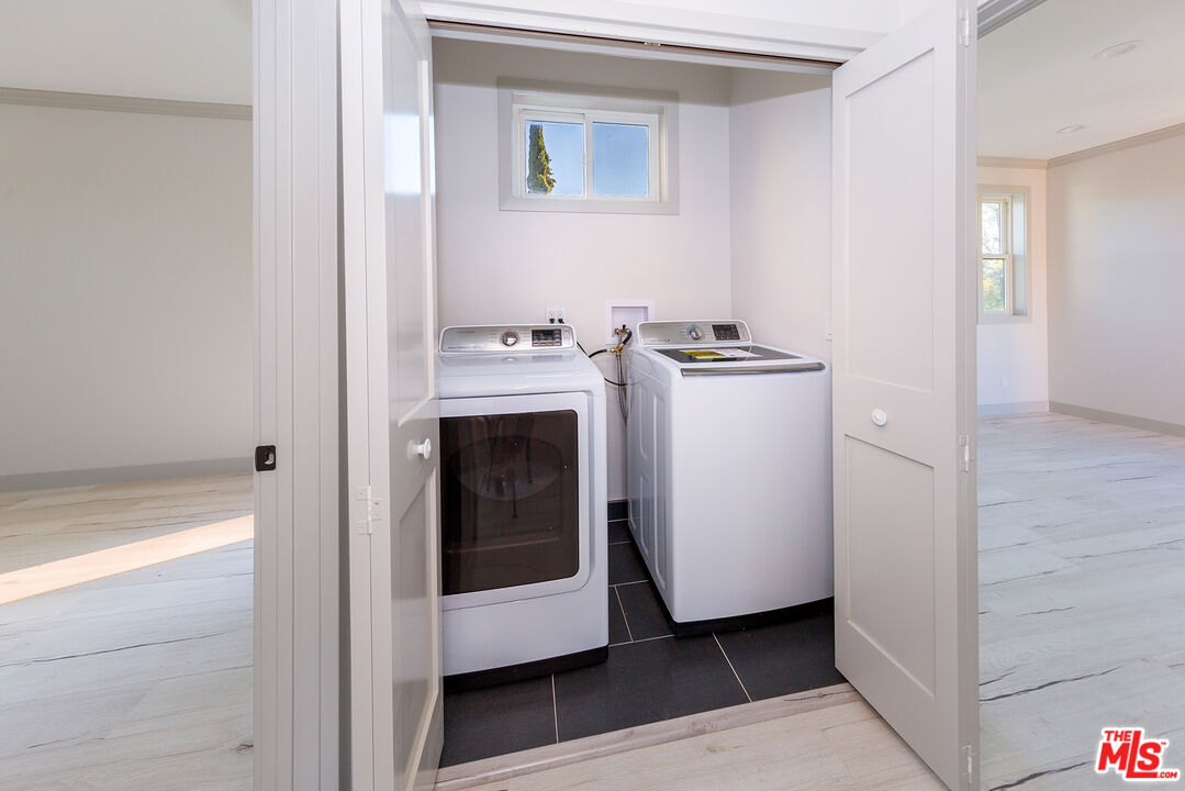 13847 Gilmore Street Van Nuys, CA 91401 - Photo 38 of 43