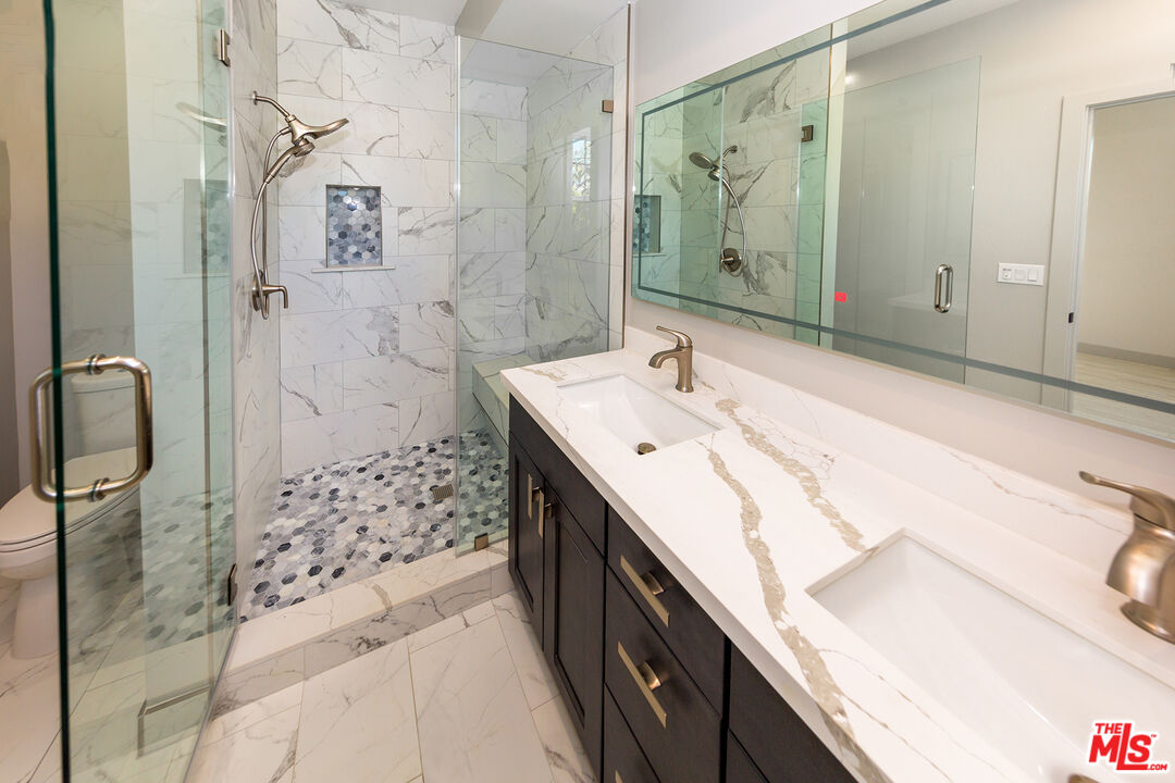 13847 Gilmore Street Van Nuys, CA 91401 - Photo 41 of 43