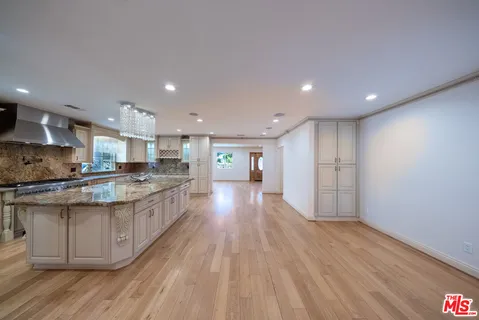 $1,579,000 | 13847 Gilmore Street, Van Nuys, CA 91401