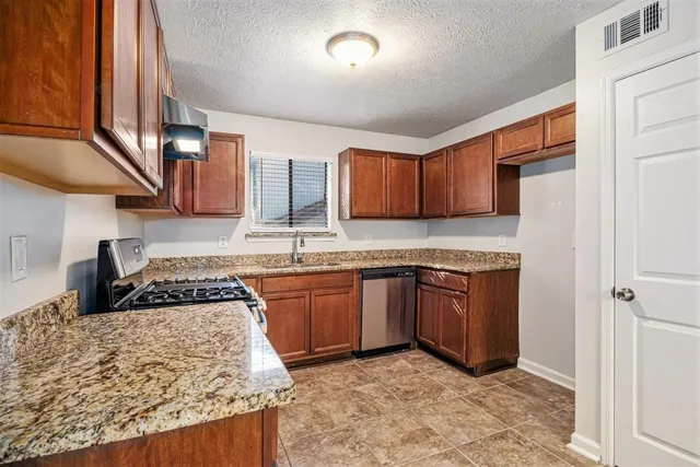 $269,900 | 1169 Oaks Place, Stone Mountain, GA 30083