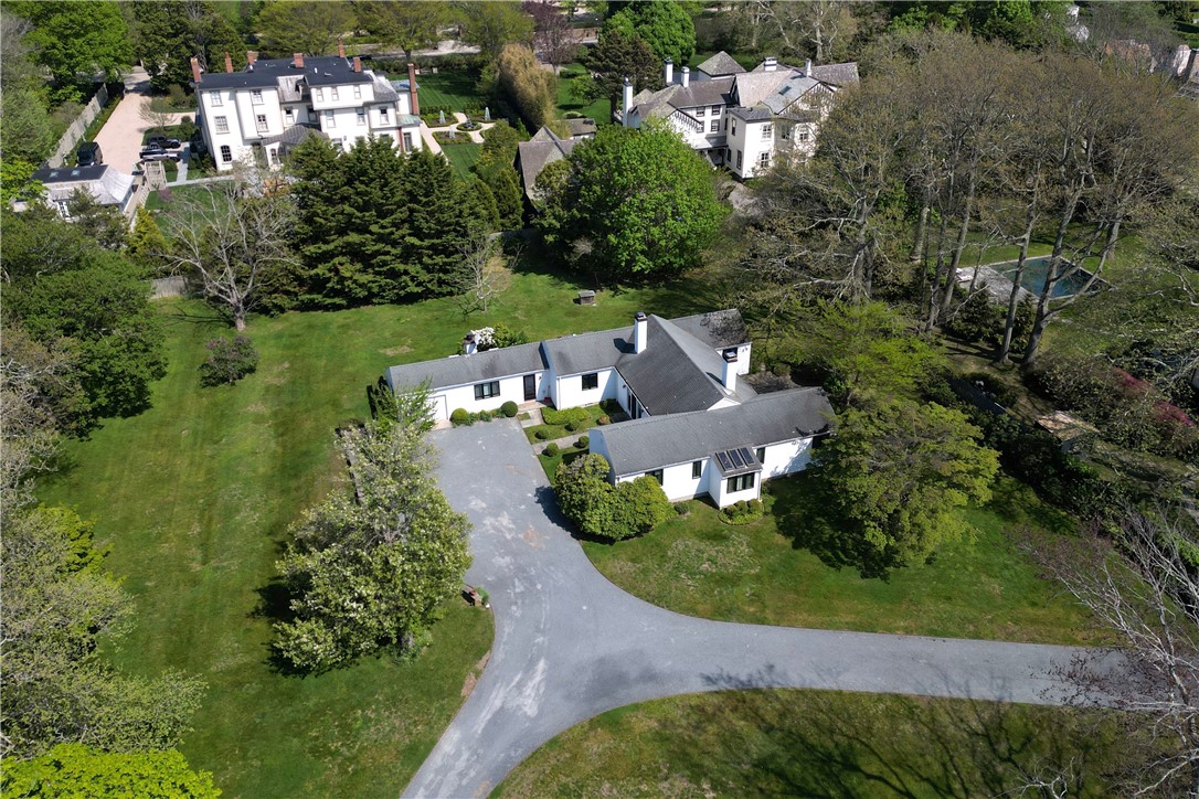 18 Ledge Road Newport, RI 02840 - Photo 4 of 32 Looking Southeast