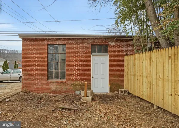 $171,900 | 1059 Market Street, Sunbury, PA 17801