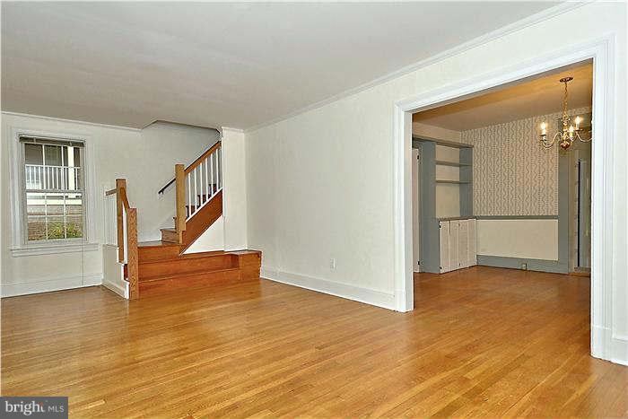 10 Sunnyside Road Silver Spring, MD 20910 - Photo 16 of 30 Living Room
