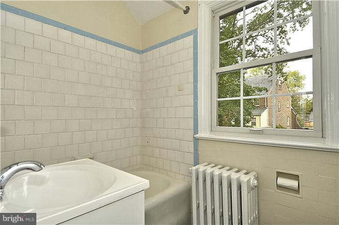 10 Sunnyside Road Silver Spring, MD 20910 - Photo 19 of 30 Bath