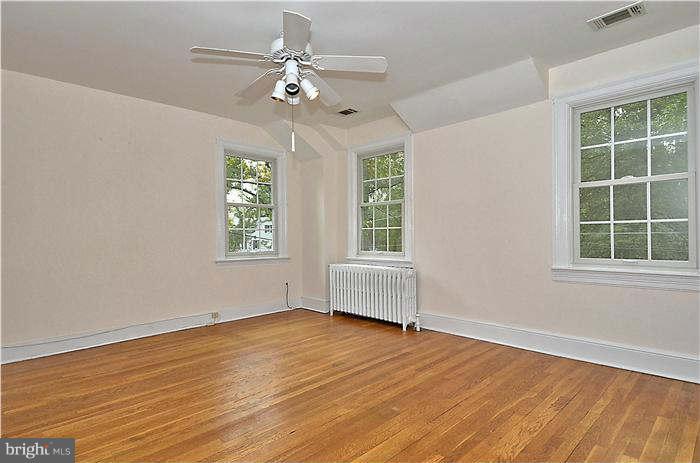10 Sunnyside Road Silver Spring, MD 20910 - Photo 23 of 30 Bedroom 2