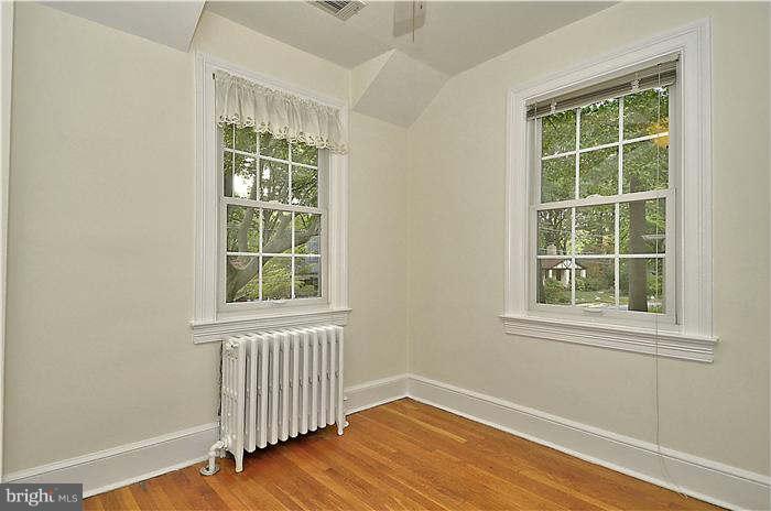 10 Sunnyside Road Silver Spring, MD 20910 - Photo 25 of 30 Bedroom 3