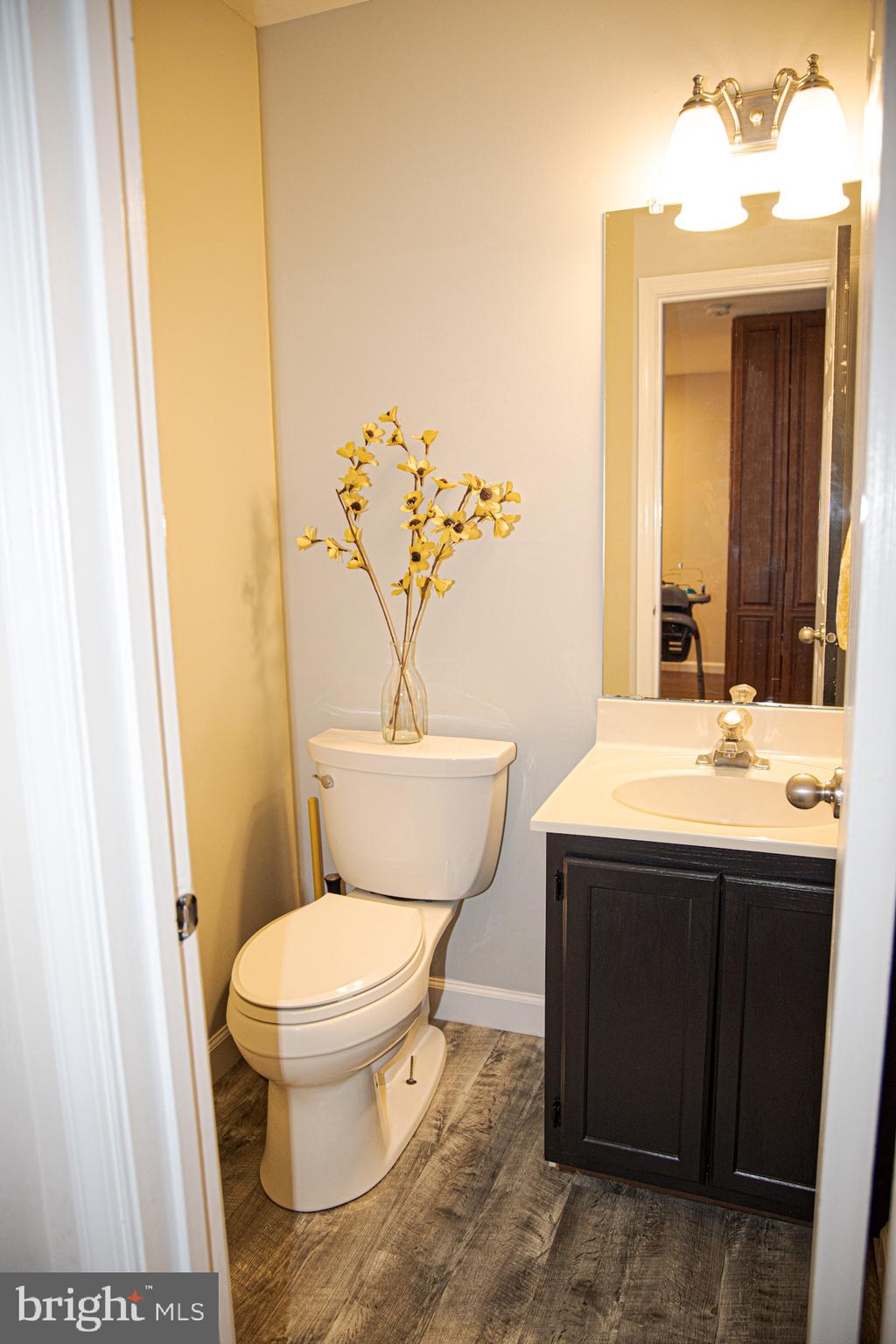 303 Whisper Court Burlington, NJ 08016 - Photo 11 of 34 Gallery Image 11