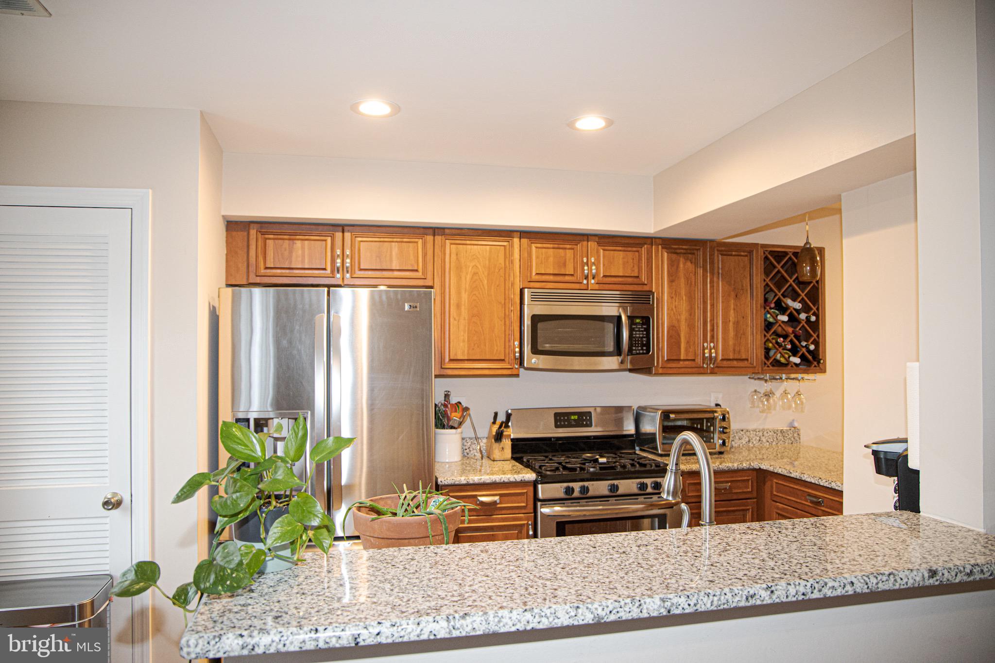 303 Whisper Court Burlington, NJ 08016 - Photo 14 of 34 Gallery Image 14
